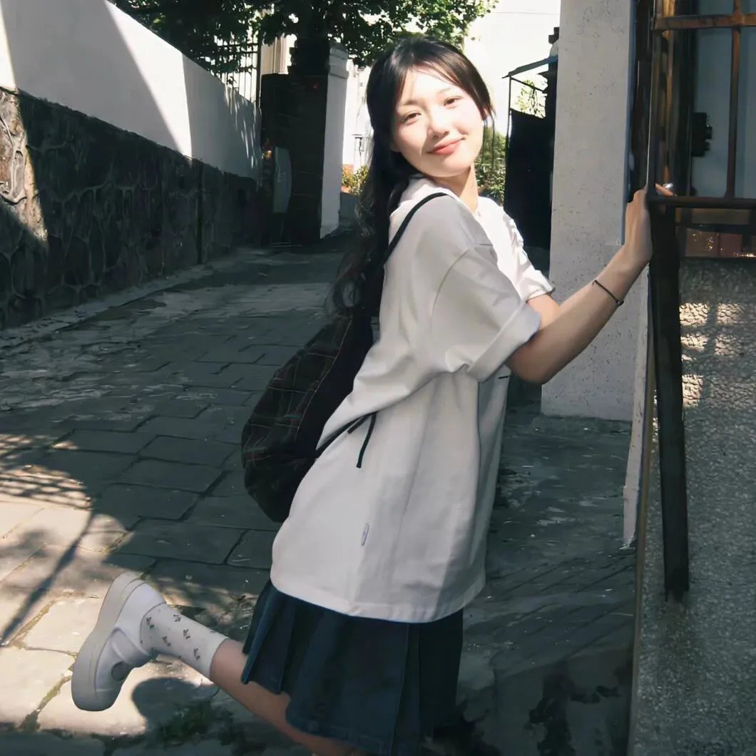 彩虹艳女